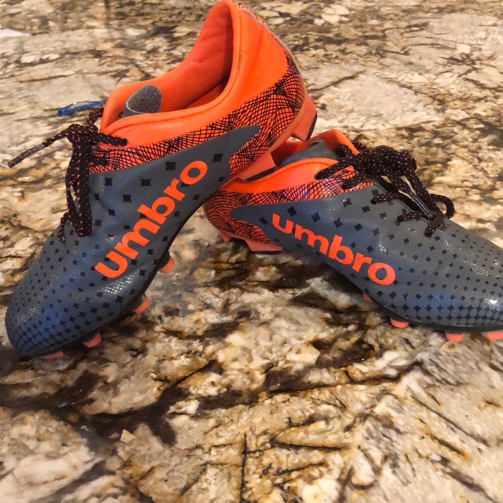 Umbro Soccer Cleats child size 3.5